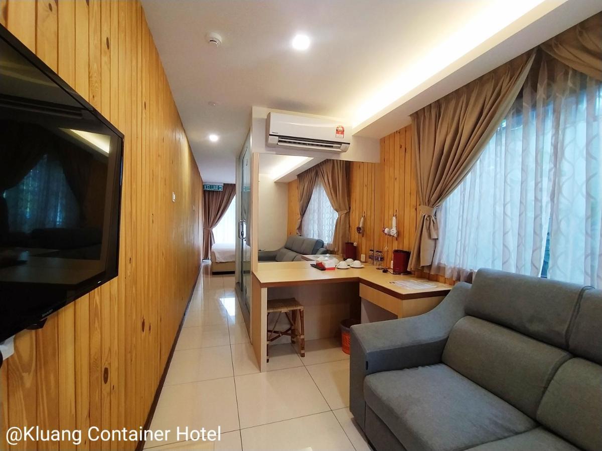 Kluang Container Swimming Pool Hotel Exterior foto