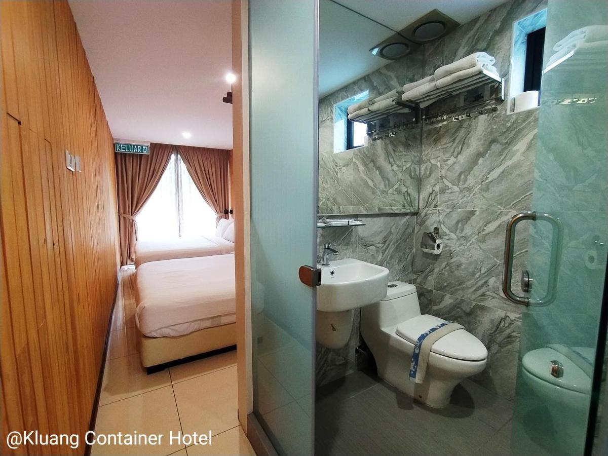 Kluang Container Swimming Pool Hotel Exterior foto